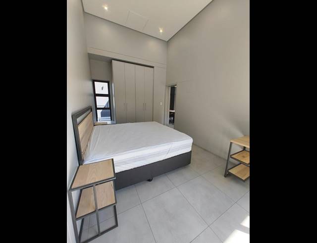 2 BEDROOM APARTMENT FOR SALE IN MENLO PARK